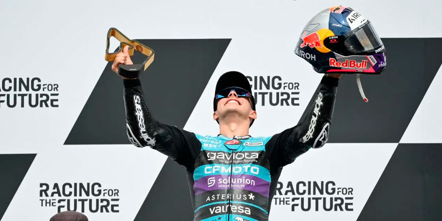 Alonso gana en Austria, pese a una "Long Lap"